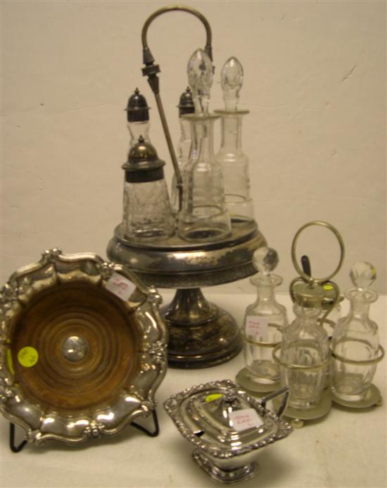 Silverplate including a revolving castor