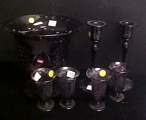 Black amethyst glass pedestal center