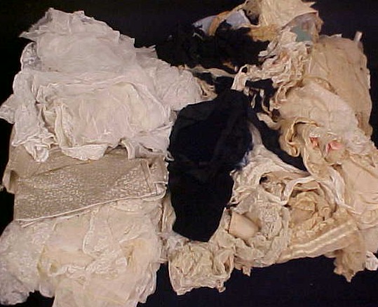 Textiles: large group of lace pieces;