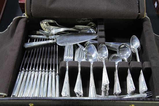 SET OF STERLING SILVER FLATWARE  1102a8