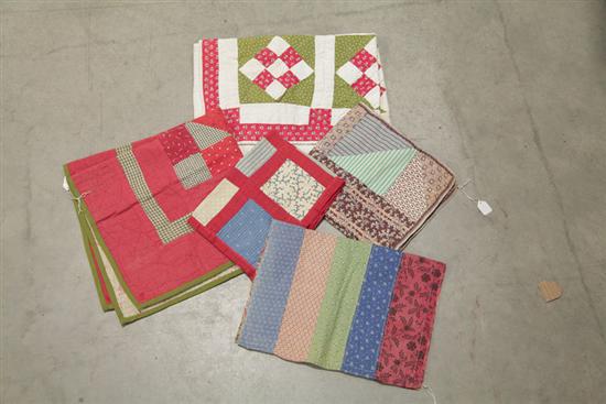 FIVE MINIATURE QUILTS Cotton doll 1102bf