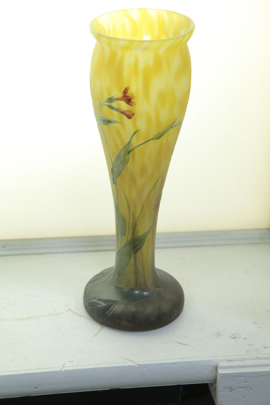 DAUM NANCY CAMEO GLASS VASE Mottled 11035f