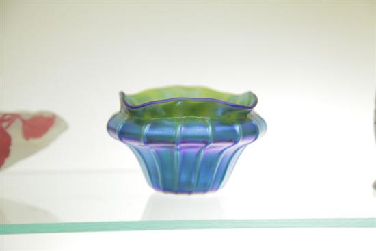 QUEZAL BOWL. Blue/green iridescent and