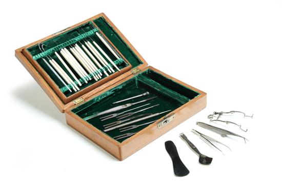 CASED OPHTHALMOLOGY SET. American  2nd