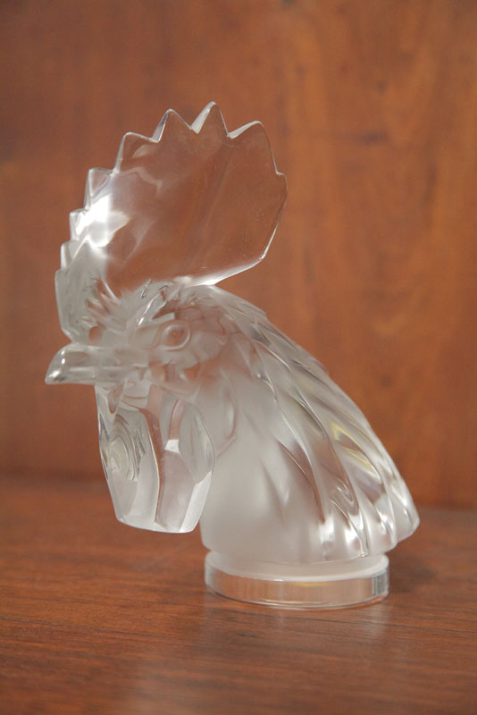 LALIQUE ROOSTER. Depicting the