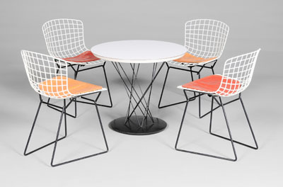 Knoll Children s Table and Chairs 111021