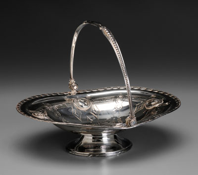 Medallion Silver Plated Basket 111040