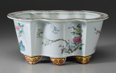 Famille Rose Porcelain Planter