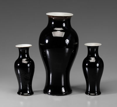 Three Mirror Black Porcelain Vases 1111ae