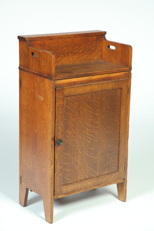 ARTS CRAFTS CABINET THAT CONVERTS 111588