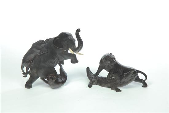 TWO ANIMAL BRONZES Asian 20th 1115aa