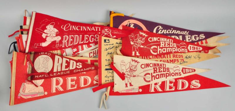 Lot of 16 Vintage Cincinnati Reds 112ce2