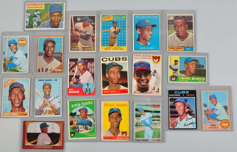 Lot of 19 Ernie Banks Baseball 112e03