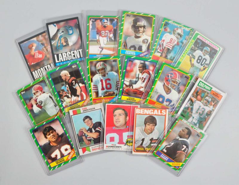 Lot of 17 Topps Football Cards  112e04