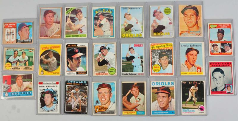 Lot of 23 Topps Brooks Robinson 112eec