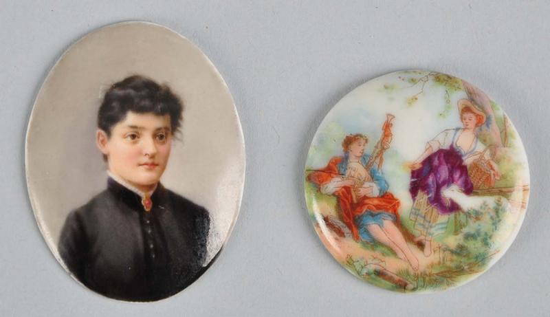 Lot of 2 Small Cameo Portraits  11302e