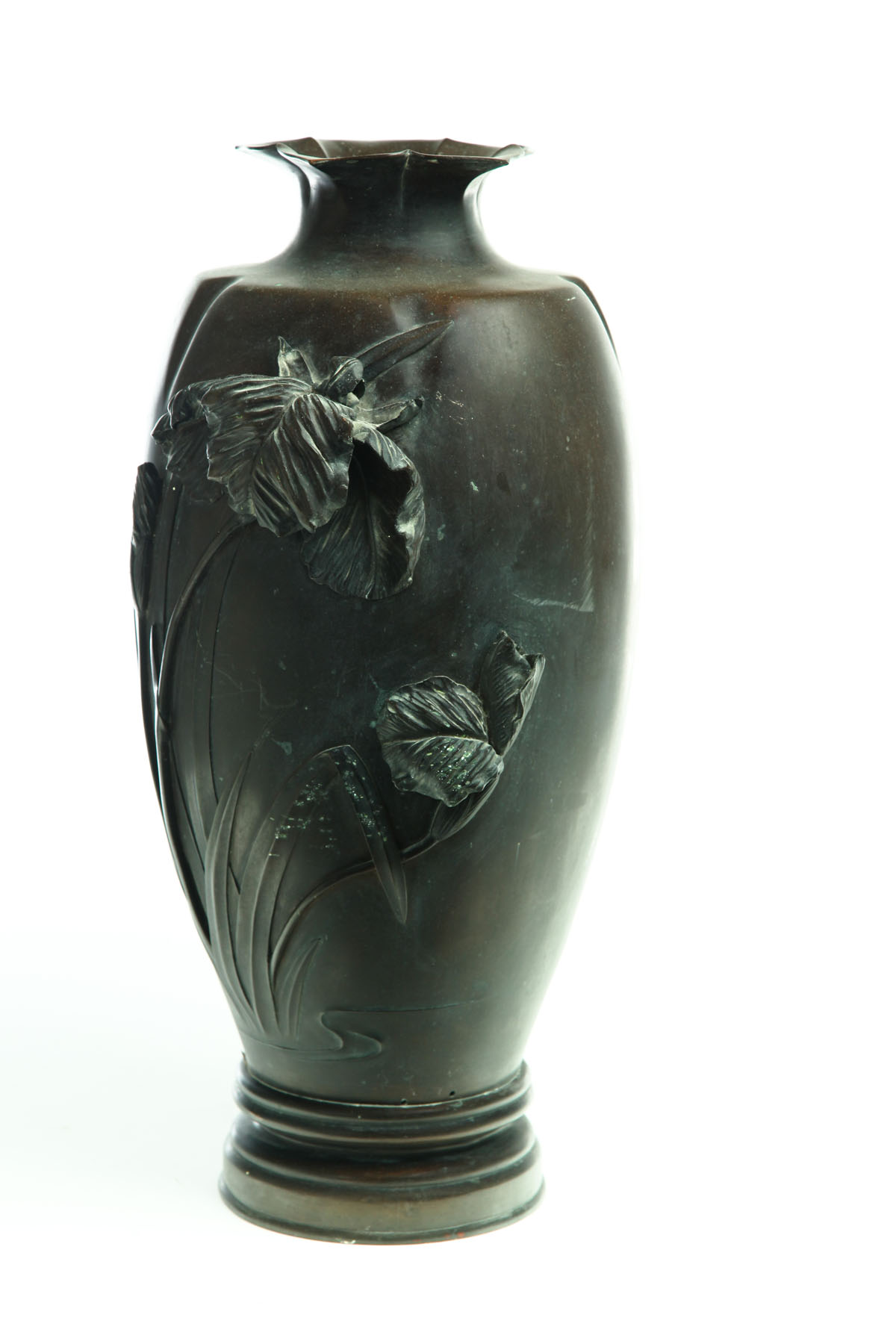 BRONZE VASE.  Japan  early 20th