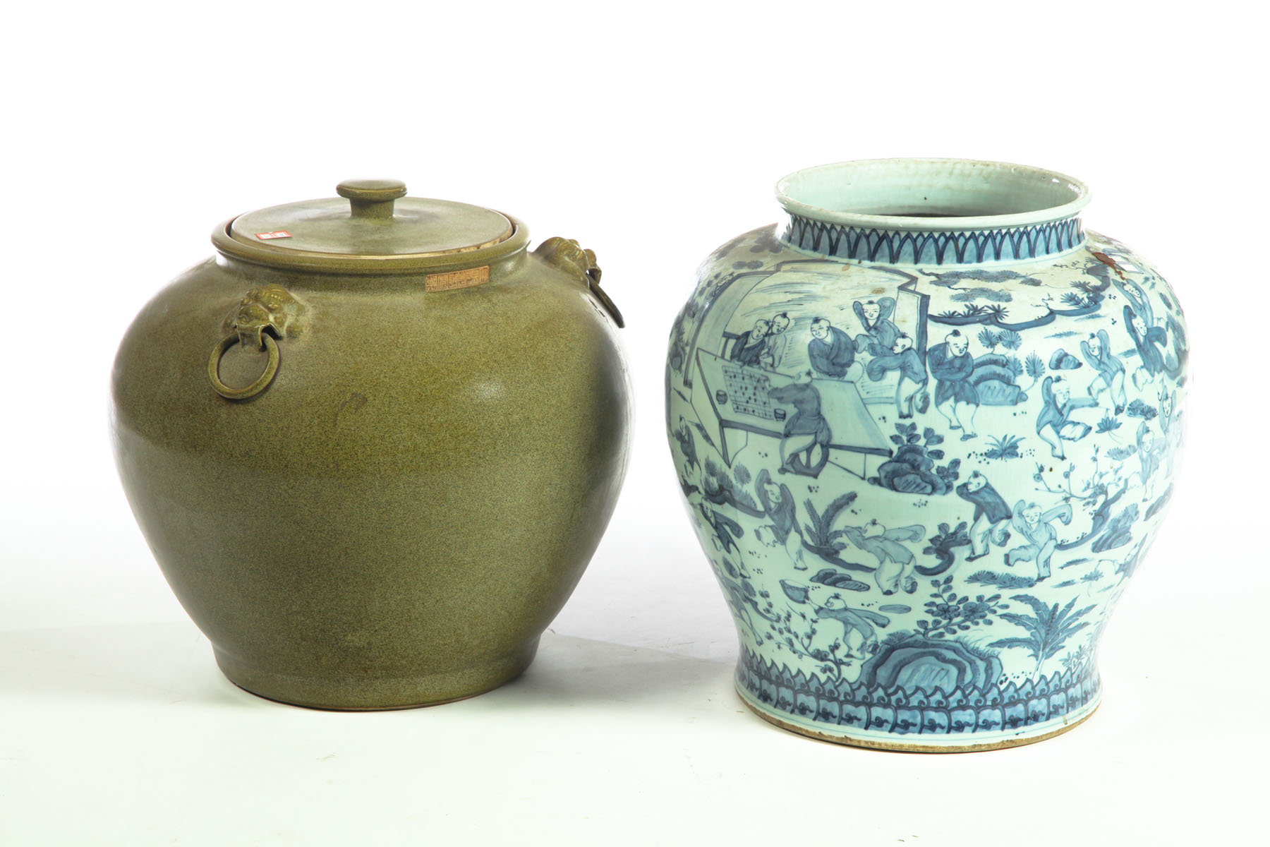 LARGE VASE AND COVERED URN China 113736