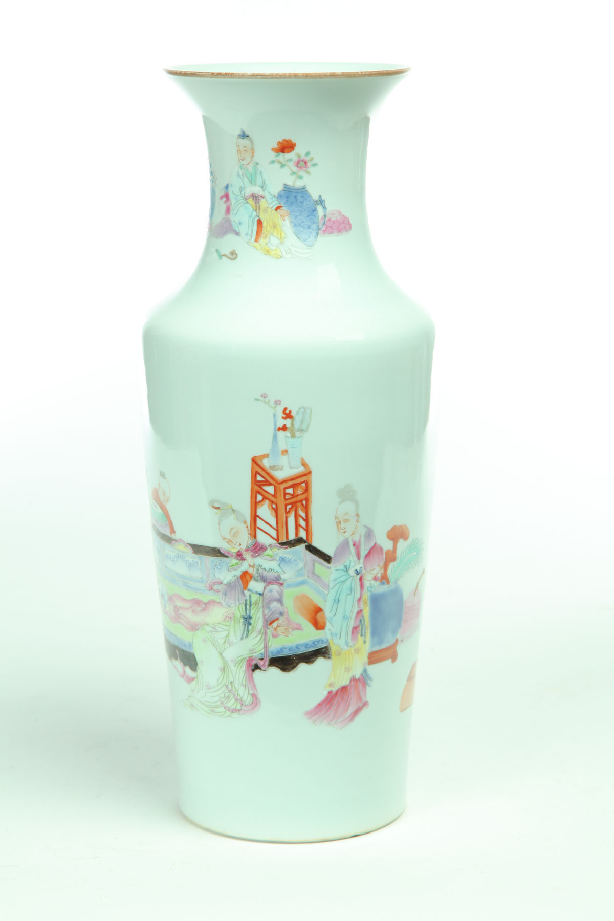 EXPORT-STYLE VASE.  China  20th