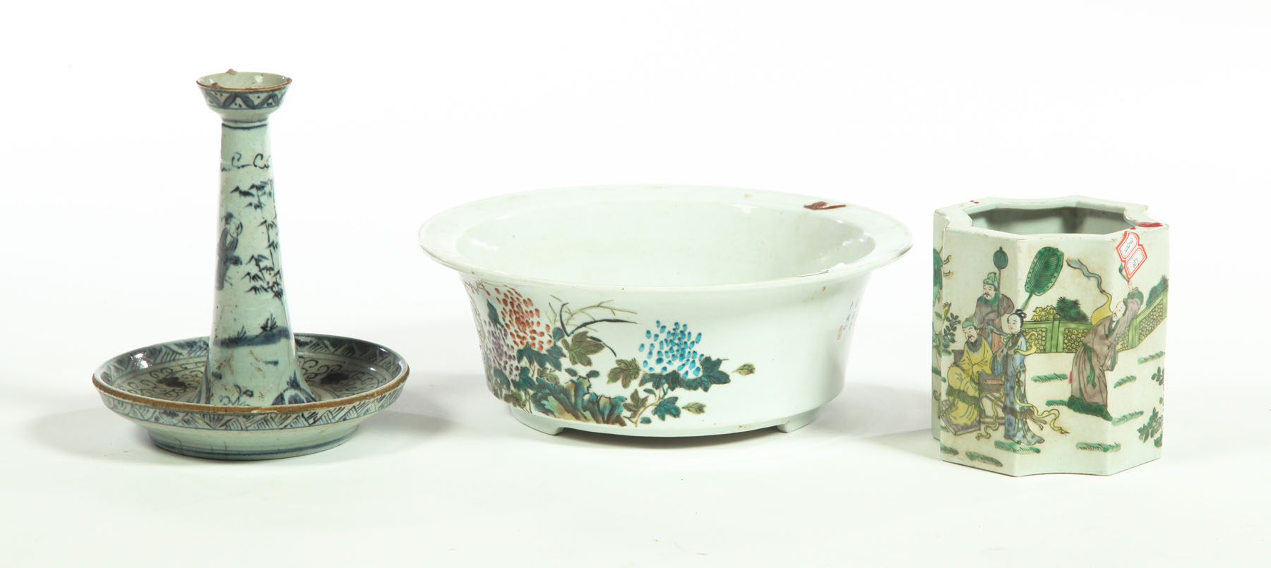 THREE PIECES OF PORCELAIN China 113760