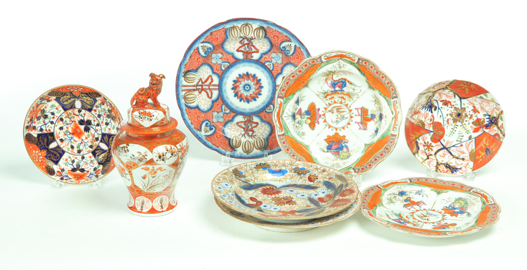 SEVEN ASIAN STYLE PLATES AND VASE  113816