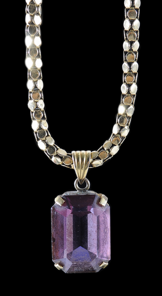 Gold Necklace and Amethyst Pendant 113b79