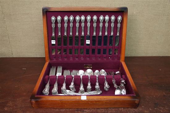 SET OF INTERNATIONAL STERLING FLATWARE  111bf7