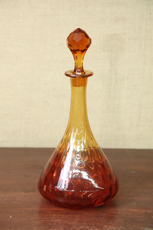 AMBERINA DECANTER. Honeycomb pattern