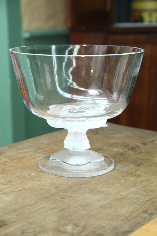 LALIQUE CRYSTAL PEDESTAL BOWL.