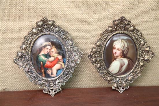 TWO PORTRAITS ON PORCELAIN. Portraits