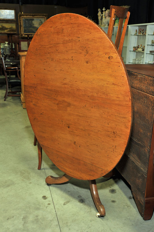 TILT TOP BREAKFAST TABLE. Mixed woods