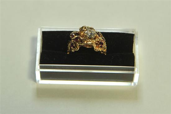 LADIES DIAMOND RING. 14K yellow