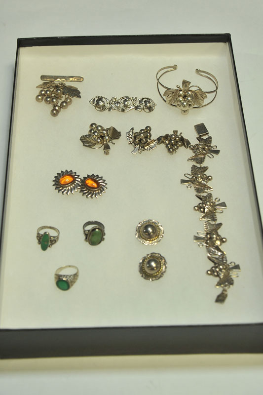 ELEVEN PIECES JEWELRY All Sterling 114f36