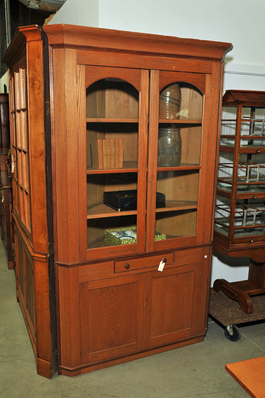 ONE PIECE CORNER CUPBOARD Chestnut 114f89