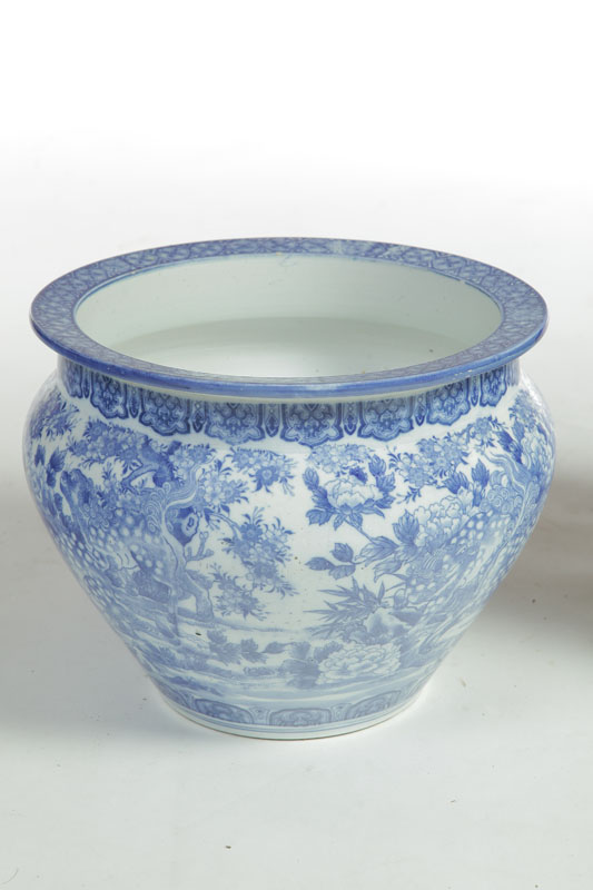 JARDINIERE. Large  blue and white