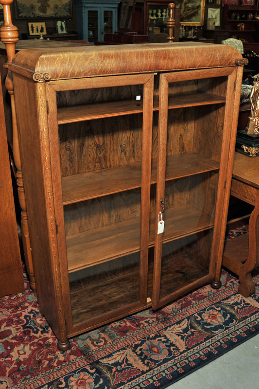 BOOKCASE. Oak bookcase with rounded