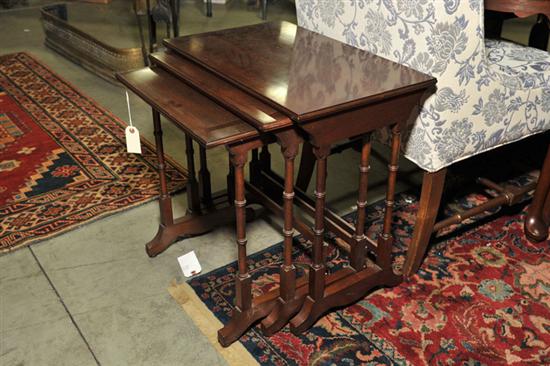 SET OF ETHAN ALLEN NESTING TABLES.