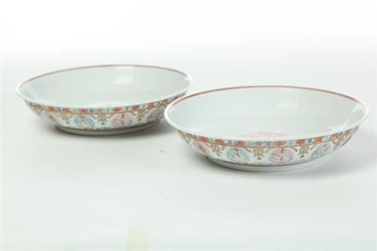 PAIR OF EXPORT PLATES.  China 