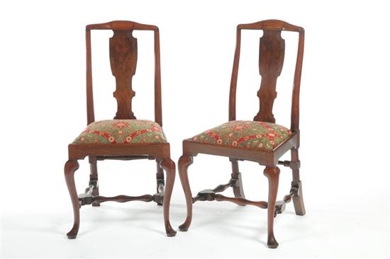 PAIR OF QUEEN ANNE-STYLE SIDE CHAIRS.