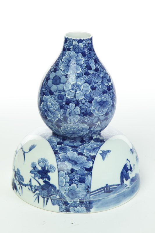 EXPORT VASE.  China  possibly 1662-1722