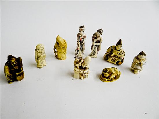 SMALL IVORY CARVINGS INCLUDING NETSUKES.
