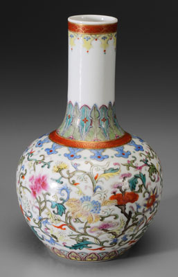 Chinese famille rose bottle vase,