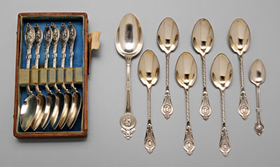 Fourteen Medallion silver spoons  11487e