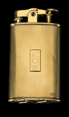 Gold Ronson DeLight lighter, 14