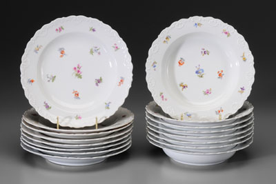 16 pieces Meissen porcelain: eight