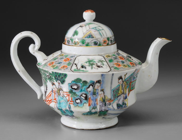 Famille Rose Teapot Chinese, 19th century,