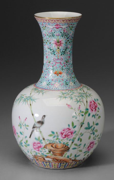 Famille Rose Porcelain Bottle Vase 117c97