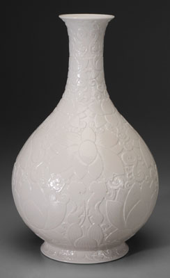 White Glazed Porcelain Bottle Vase 117f43