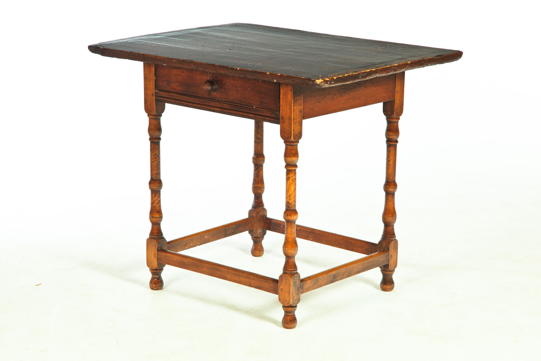 QUEEN ANNE-STYLE TAVERN TABLE.