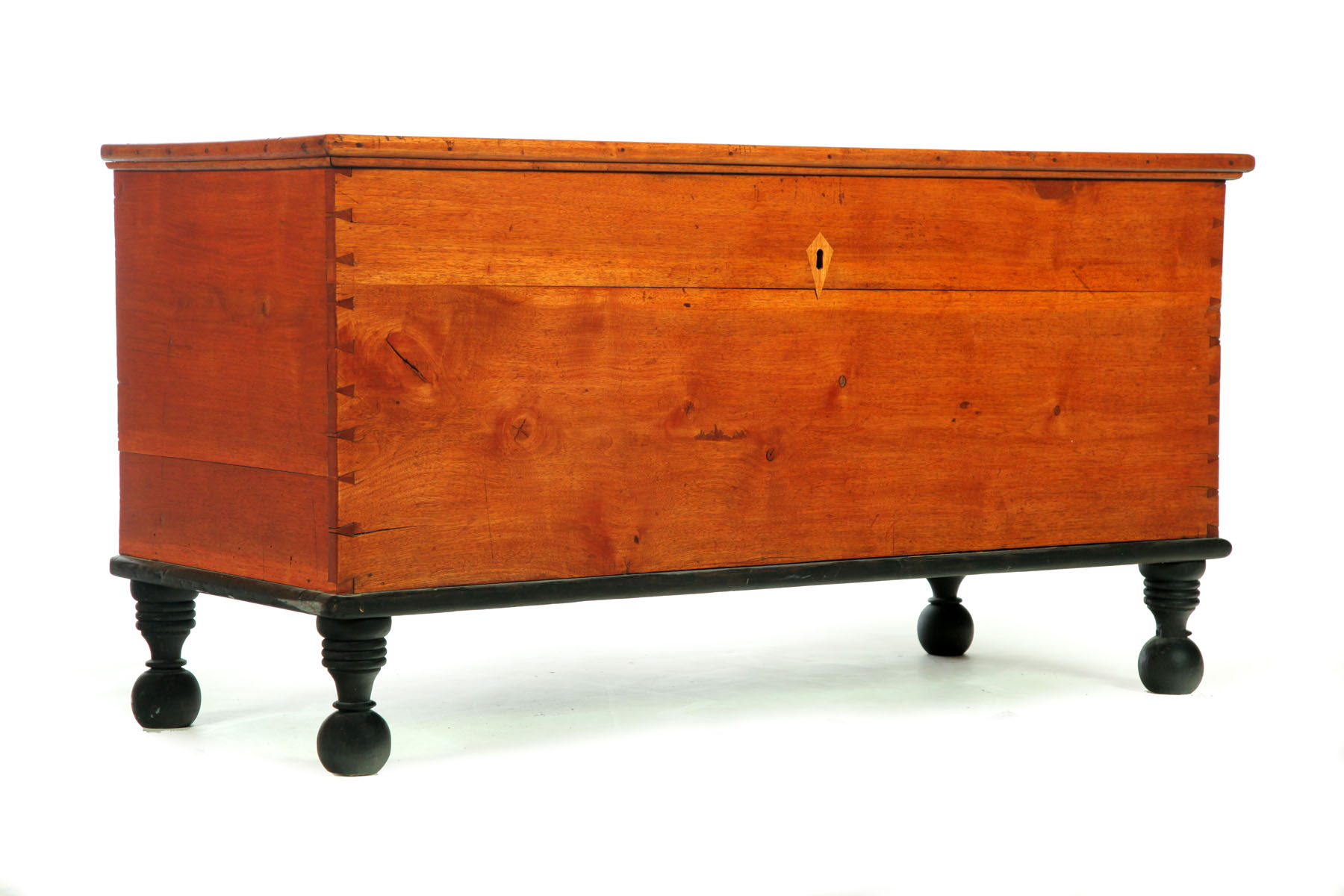 BLANKET CHEST American early 11701e